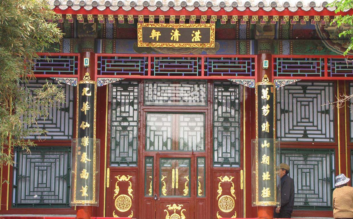 曲沃县红木牌匾定制：寺庙宗祠,园林景观,创意招牌,抱柱对联